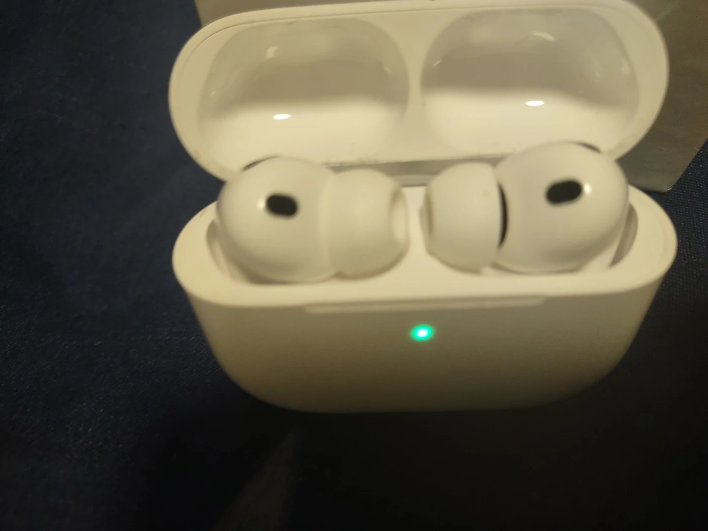 Apple AirPods Pro - photo 2