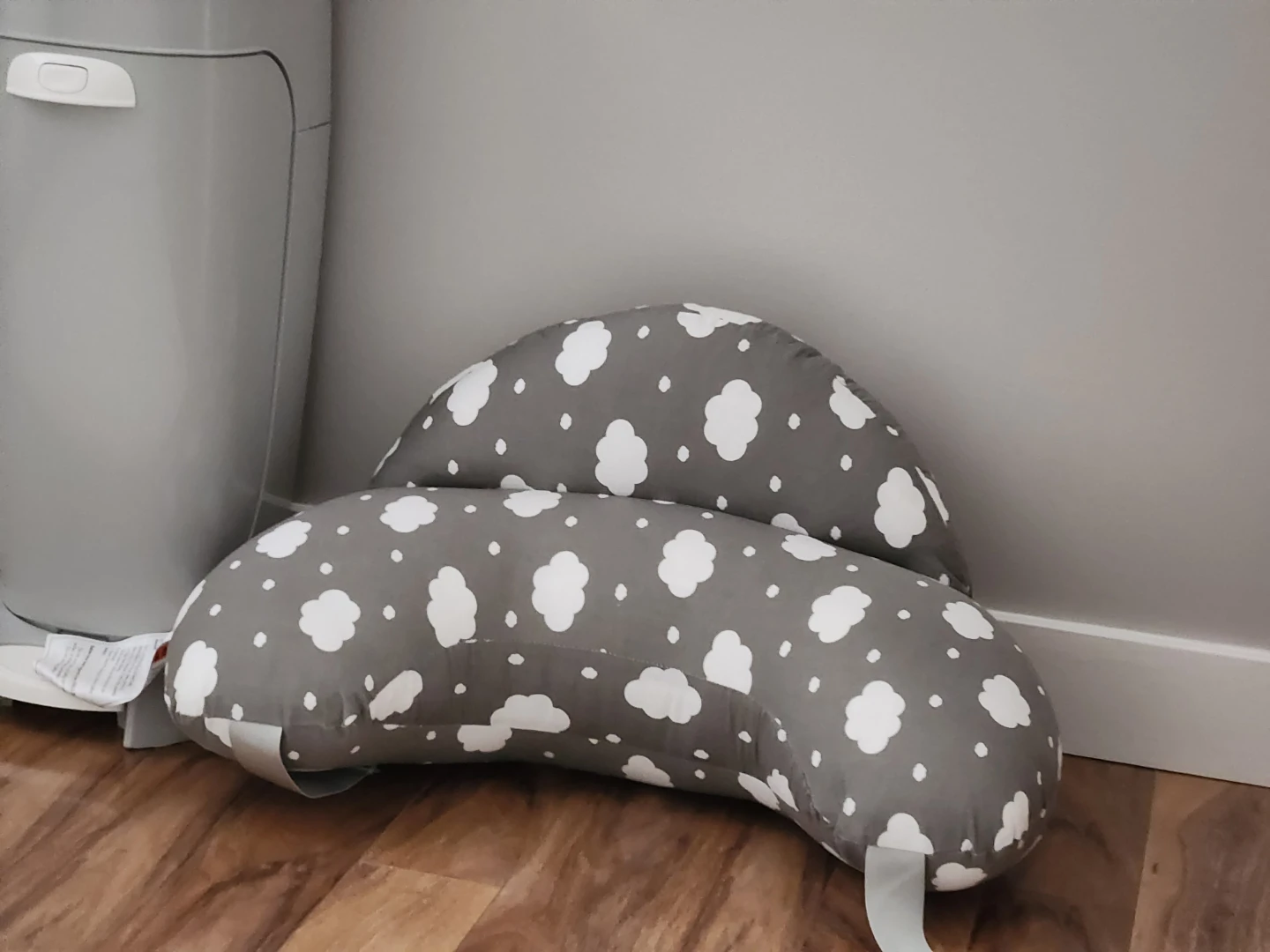 Momcozy Nursing pillow