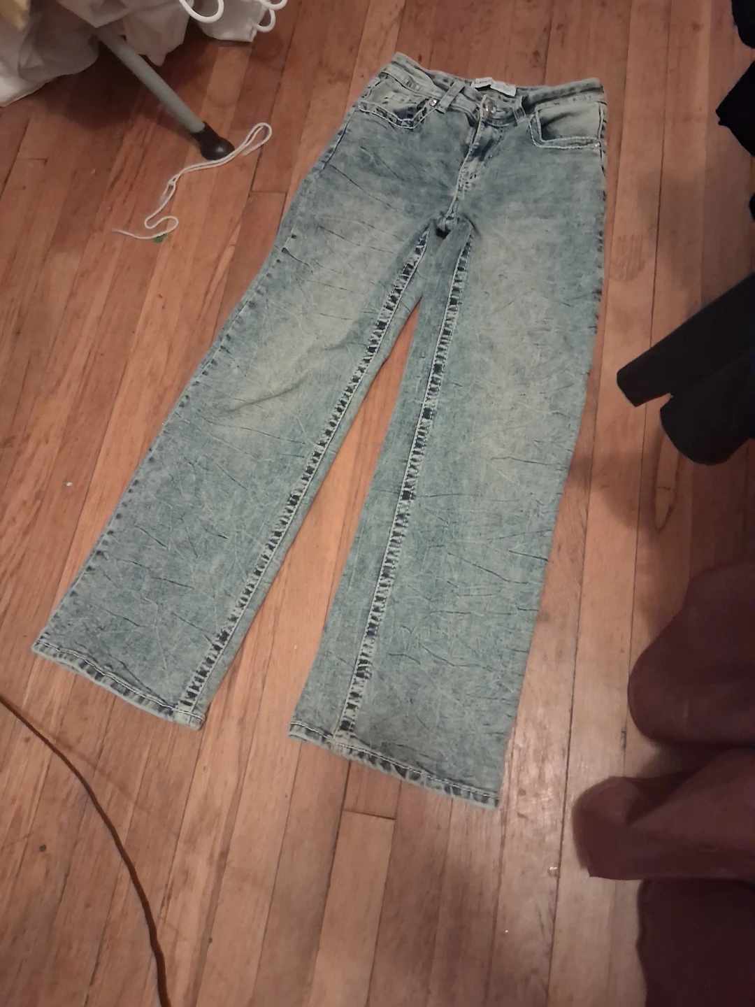 Womens Acid Wash Jeans with Embroidered Pockets - photo 2