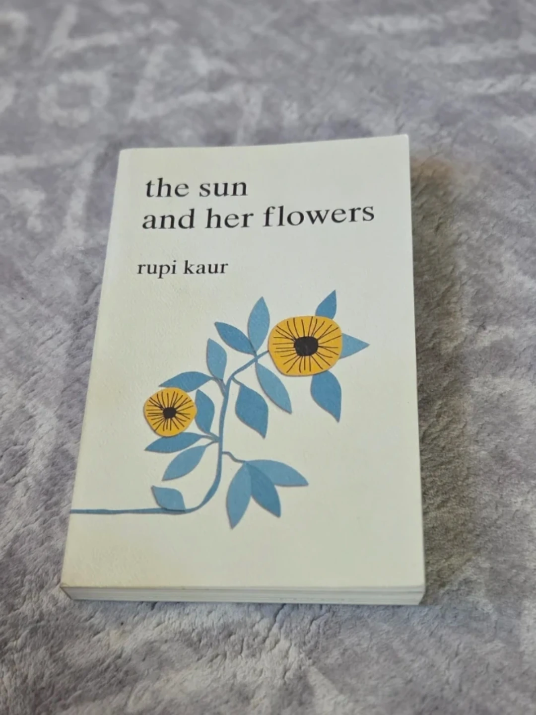 the sun and her flowers/Rupi Kaur🌼⚽️
