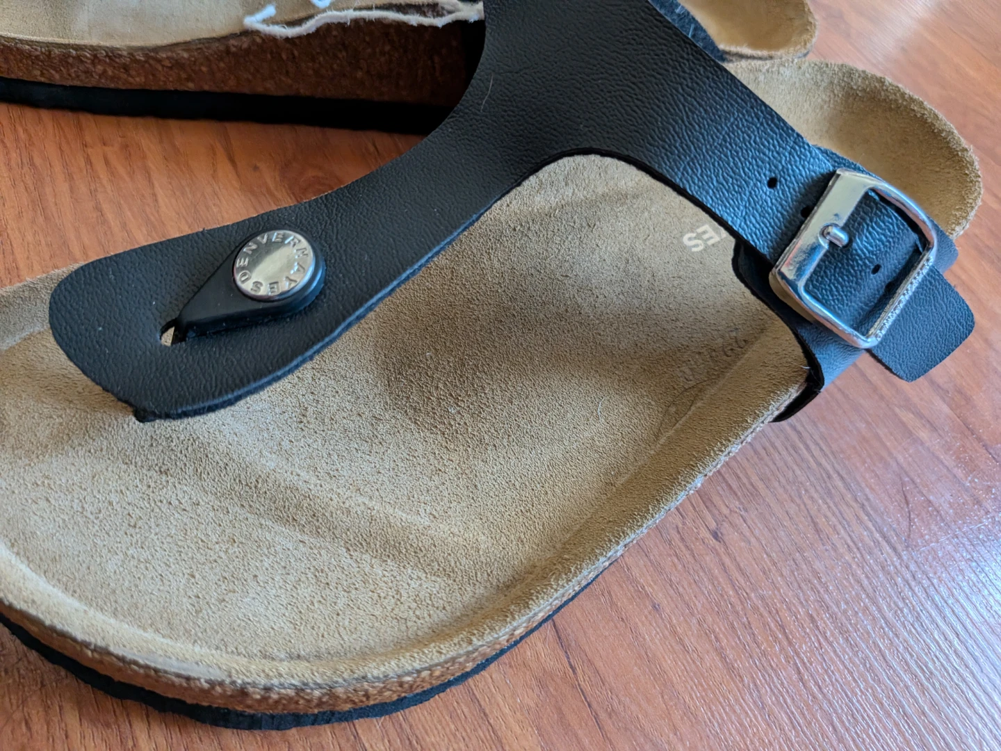 Denver Hayes Black Thong Sandals ⚽ - photo 2