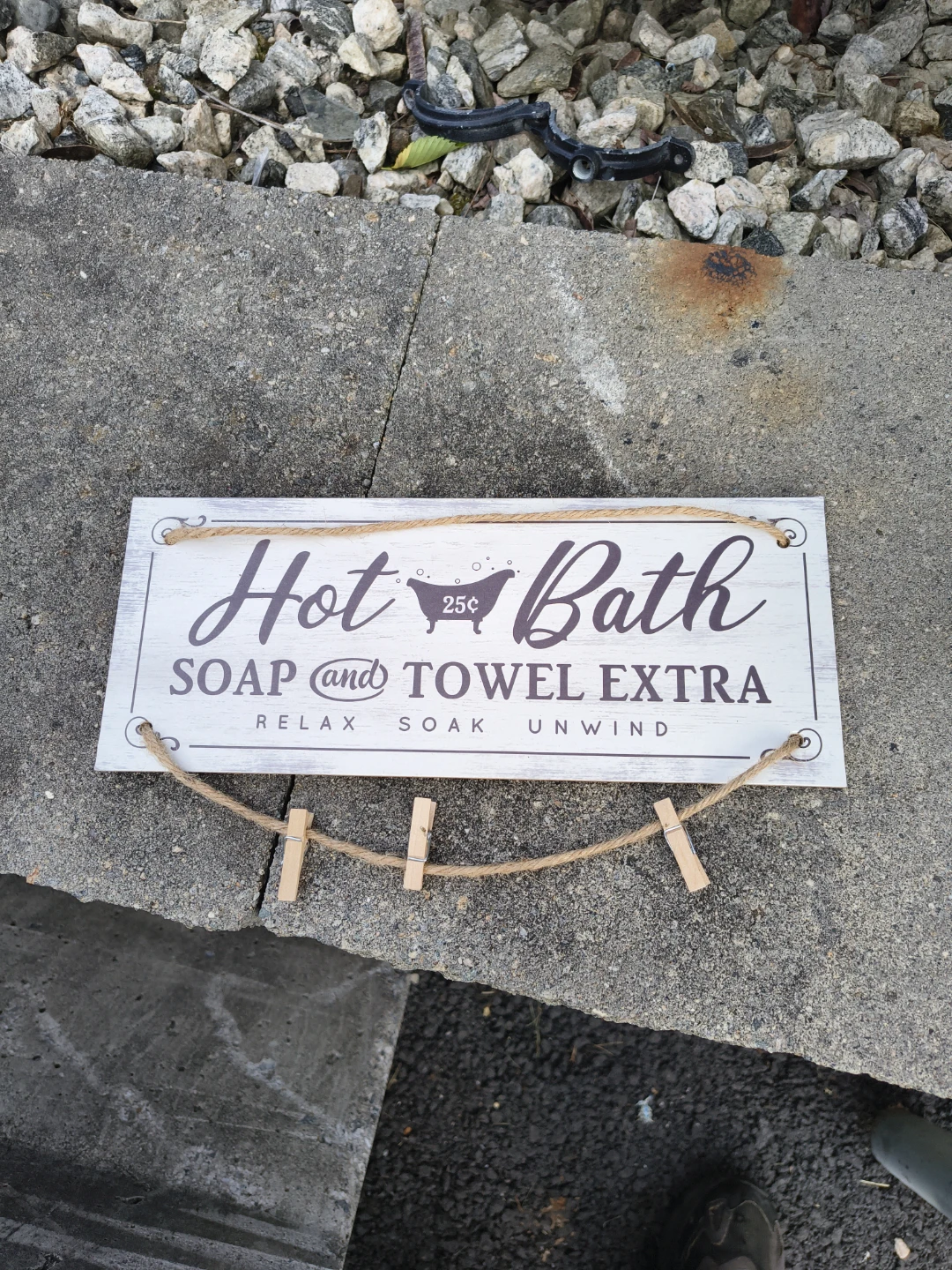 Hot bath sign