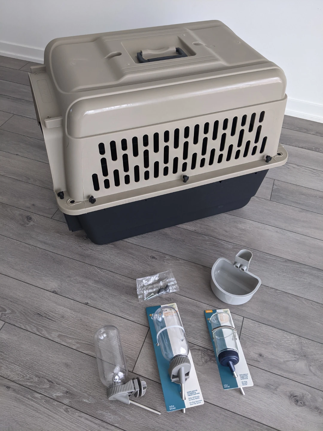 Plastic Portable Dog Carrier with Accessories - photo 2