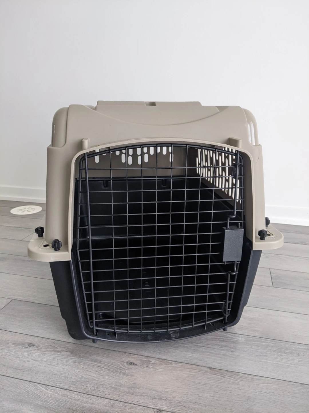 Plastic Portable Dog Carrier with Accessories - photo 3