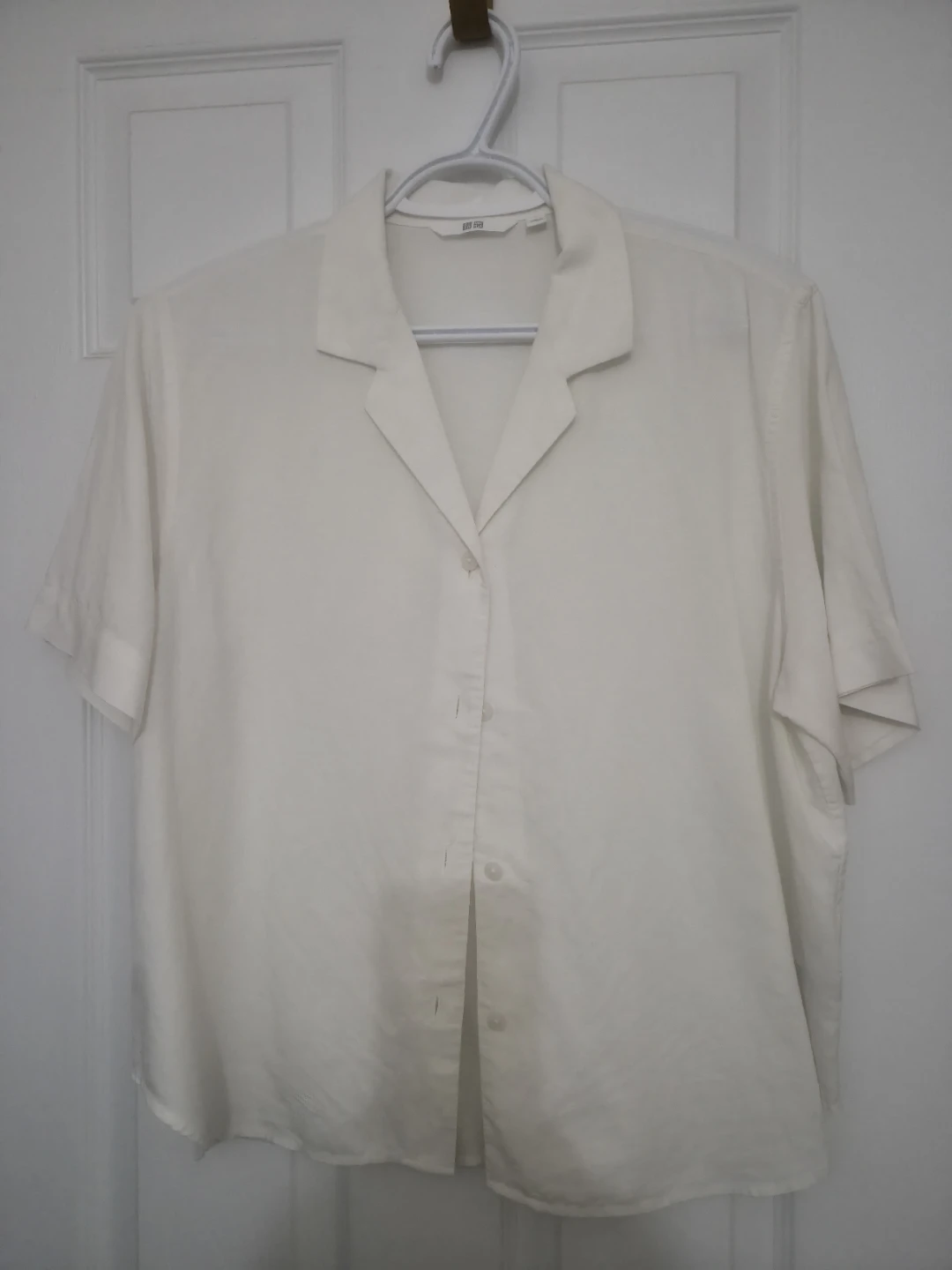 UNIQLO Women's Cream Short Sleeve Button-Up Shirt - Size L