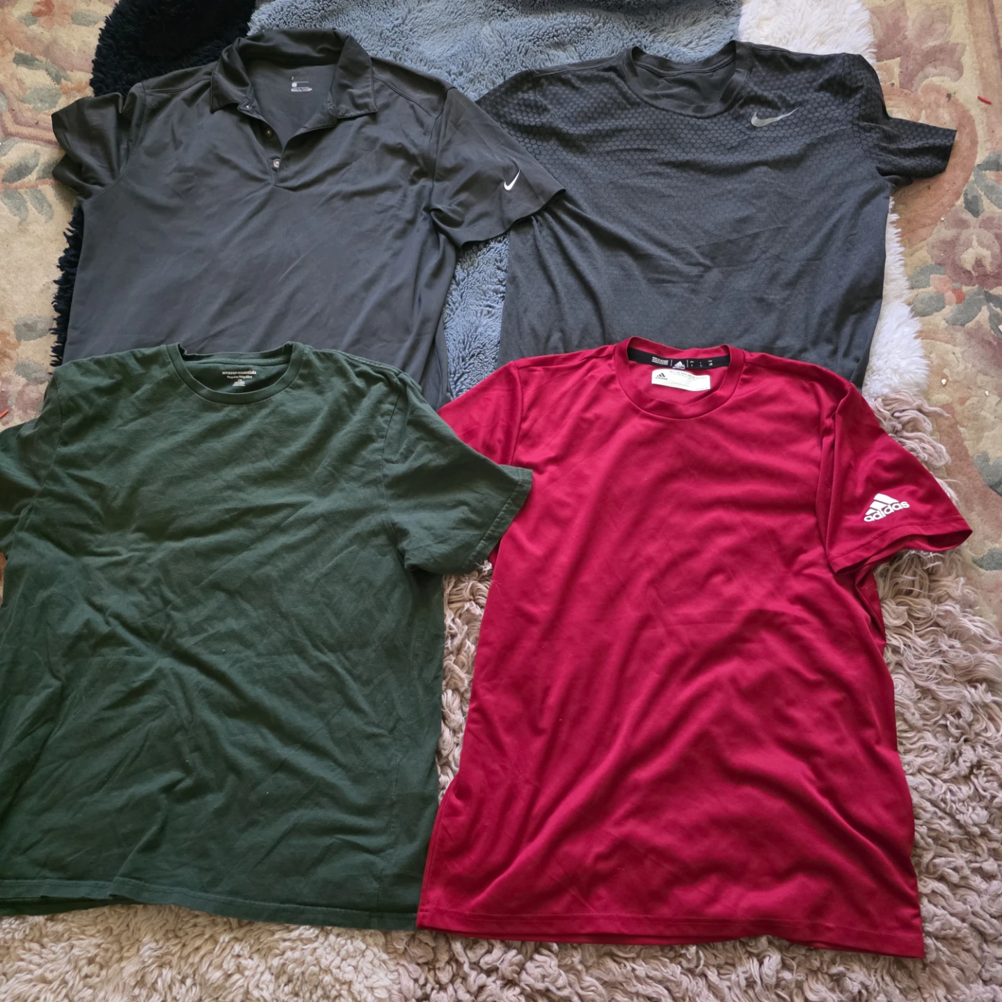 Size L Bundle of 4 T-shirts: Nike, Adidas, Amazon Essentials