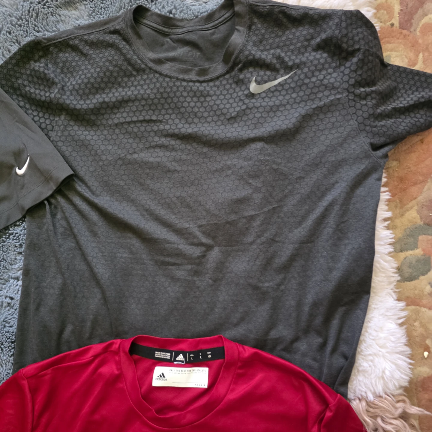 Size L Bundle of 4 T-shirts: Nike, Adidas, Amazon Essentials - photo 3