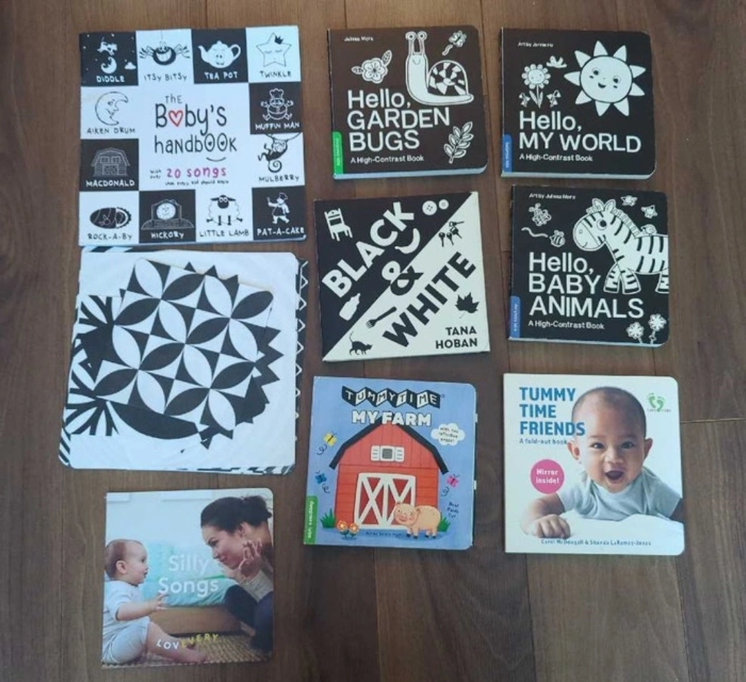 Black and White Infant Books and Cards