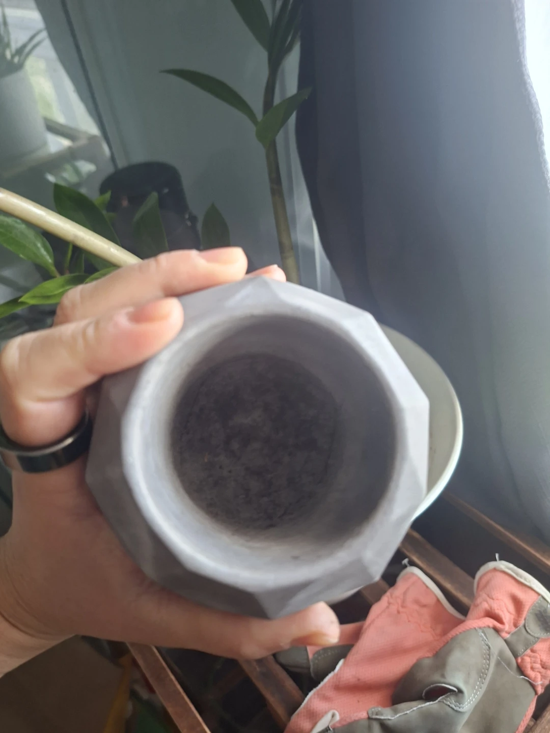 Small Geometric Concrete Planter Pot - photo 3