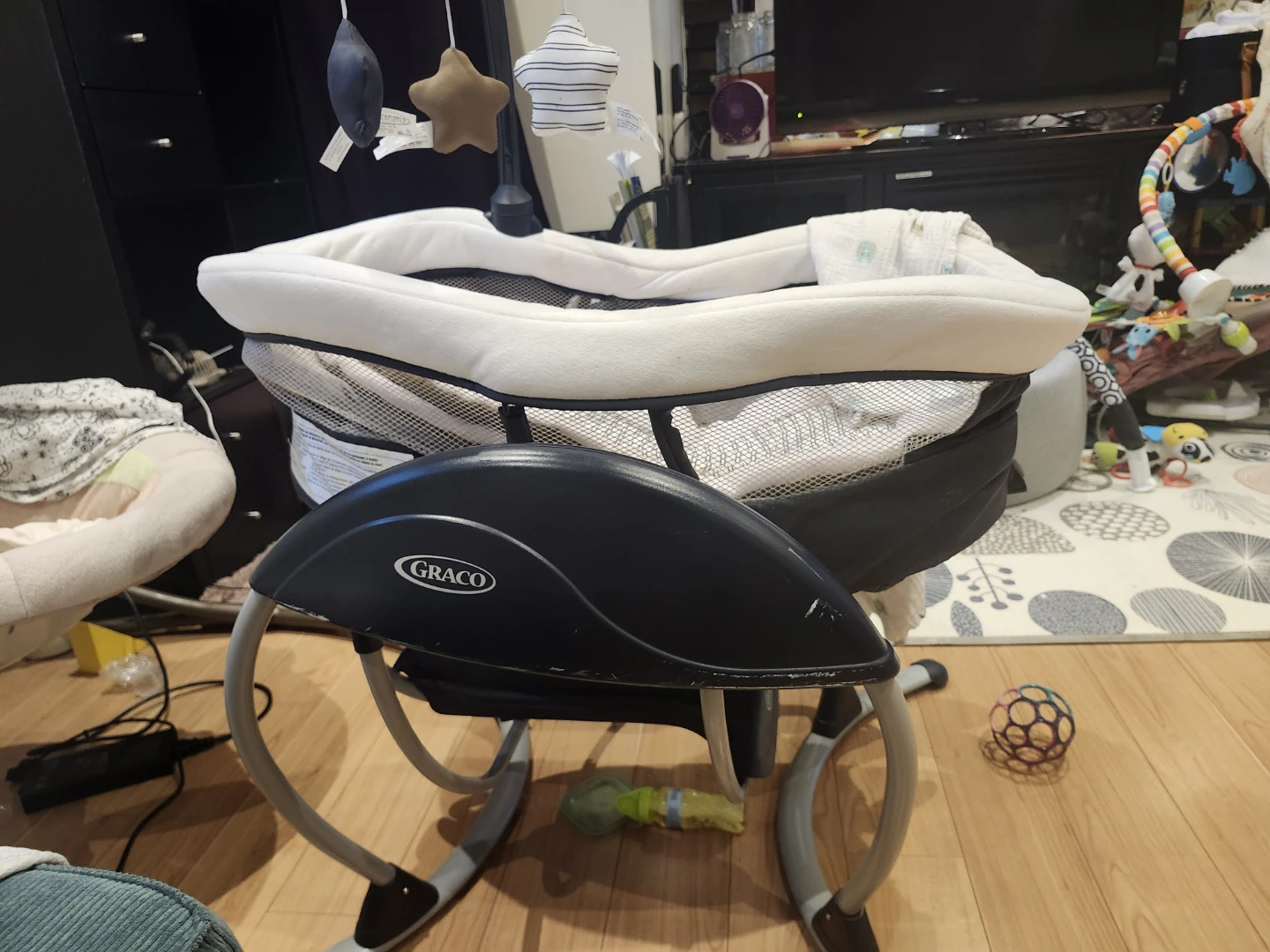 Graco Infant Bassinet automatic glider rocker - photo 2