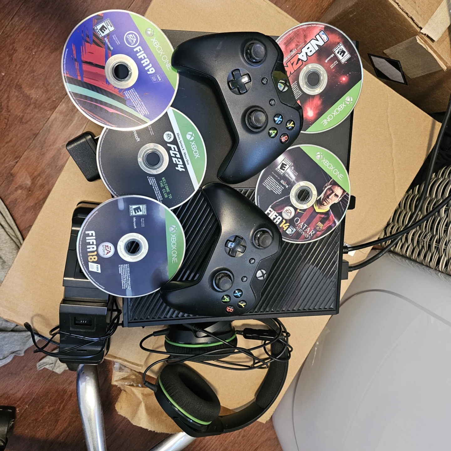 Xbox One Console with Games and Controllers - photo 2