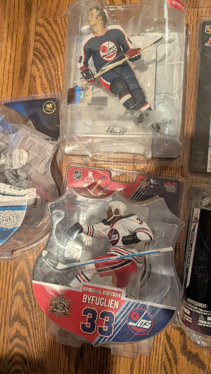 McFarlane Toys NHL Winnipeg Jets Hockey Figures Collection - photo 4