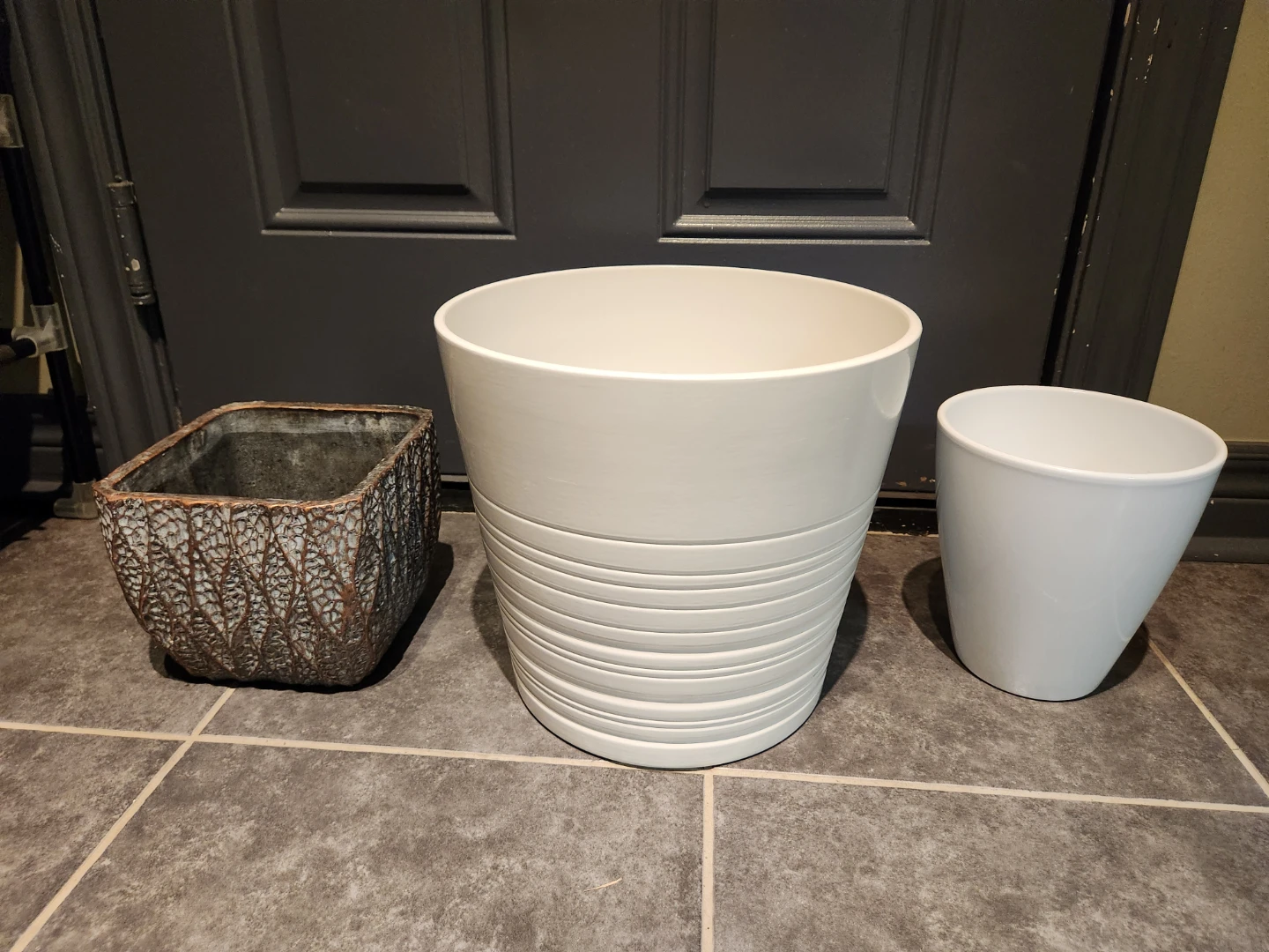 Set of 3 decorative planters