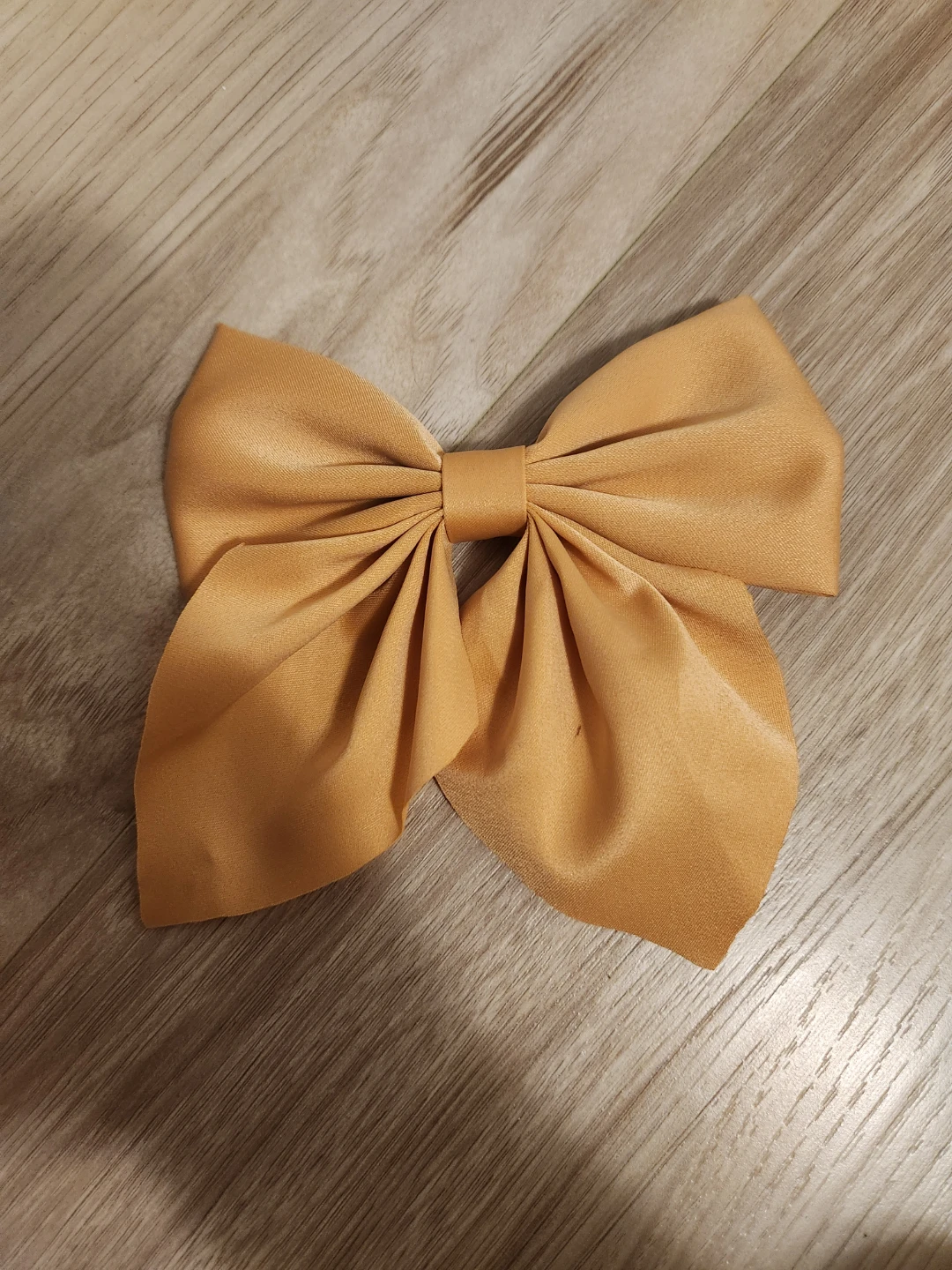 Gold Satin Bow Hair Clip ⚽