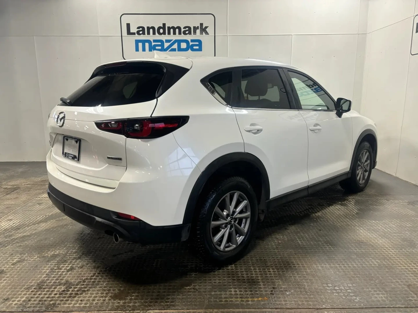 White Mazda CX-5 - photo 3