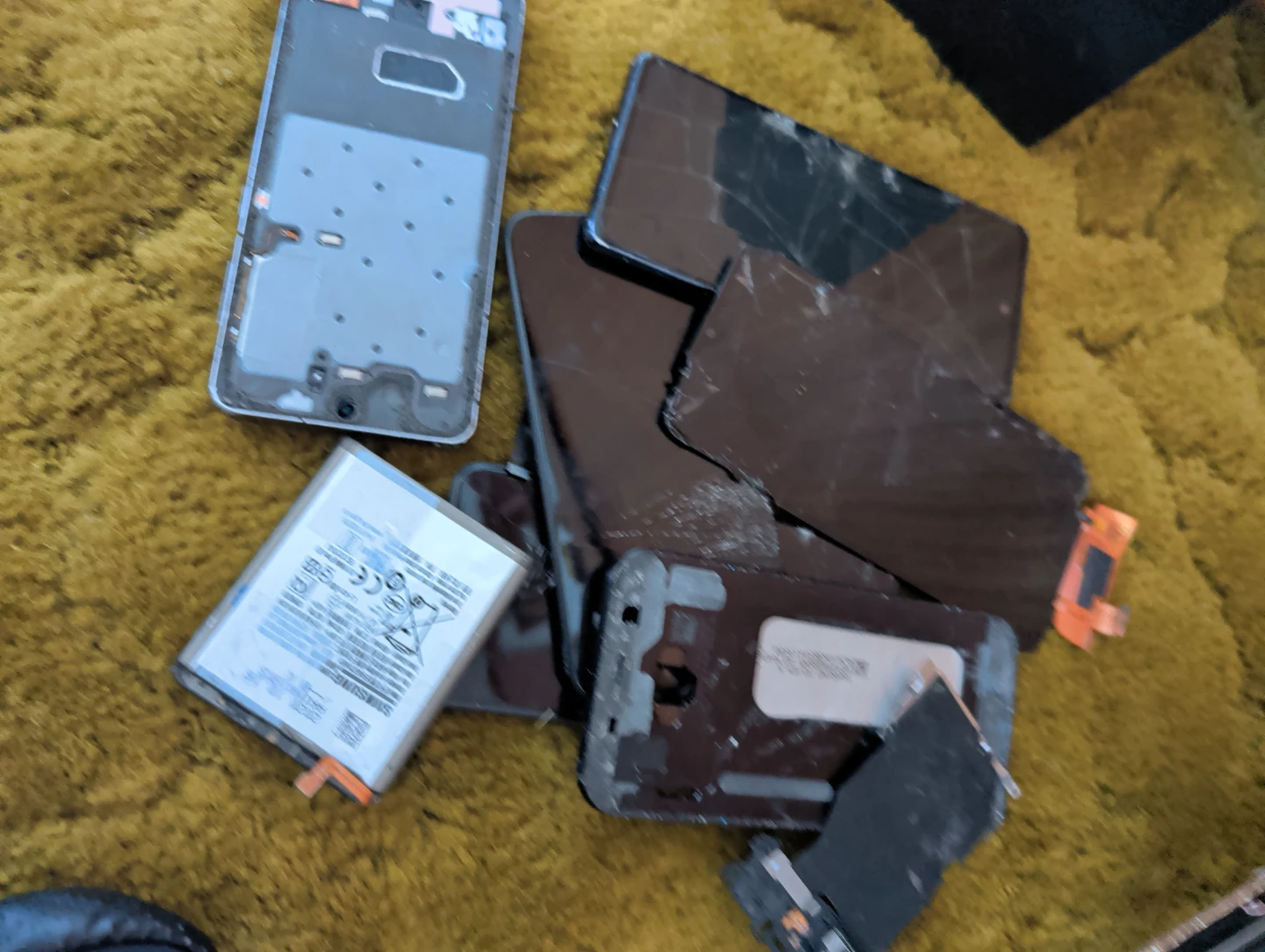 Samsung Phone Parts - Damaged