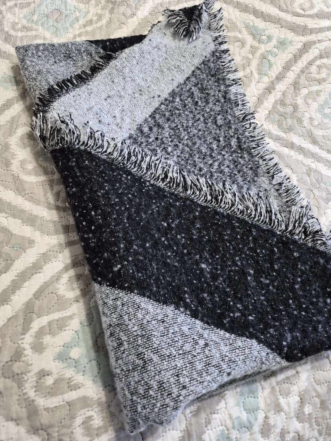 Beautiful 27" x 52" So Soft & Cozy Shawl Scarf Shoulder Thow - photo 5