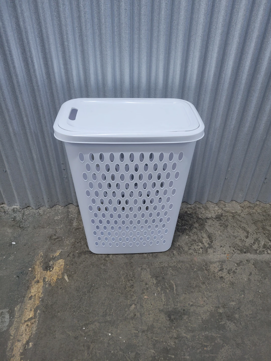 White Plastic Laundry Hamper with Lid