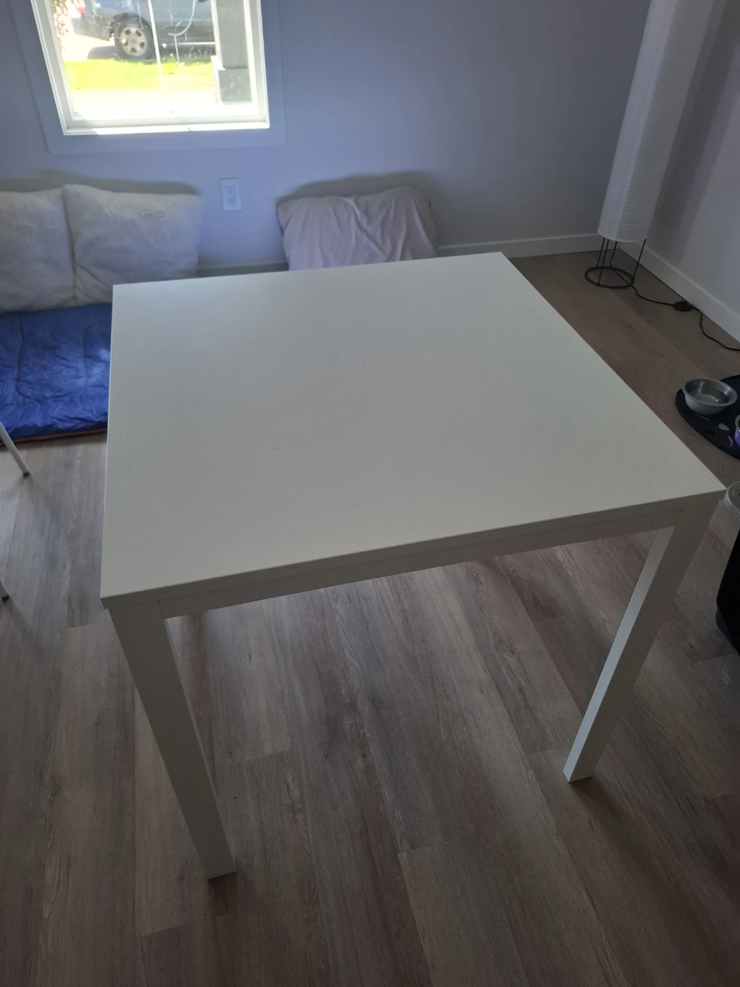 IKEA VIHALS Table