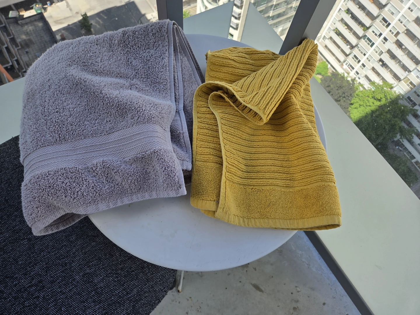 Two Bath Towels - Grey and Yellow - photo 5