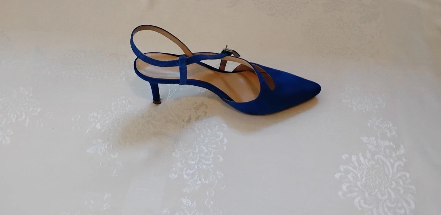 ⚽ Ladies Blue Suede Heels