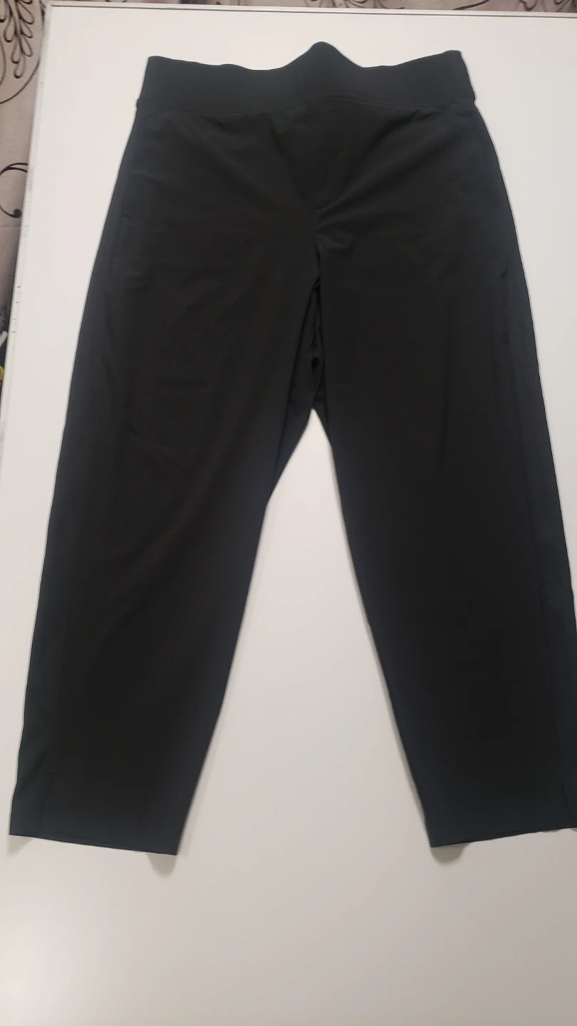 Brand new Kirkland SignatureAnkle  Black Ankle Pant L/G