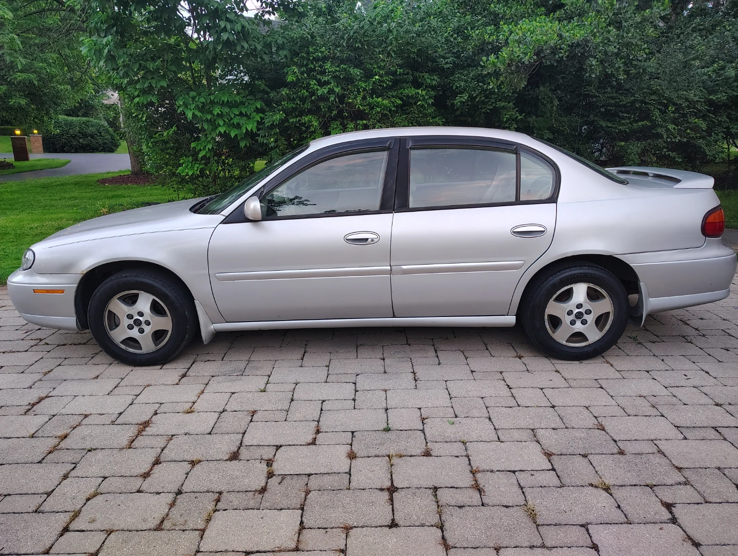 2003  Chevrolet Malibu LS Sedan - photo 2