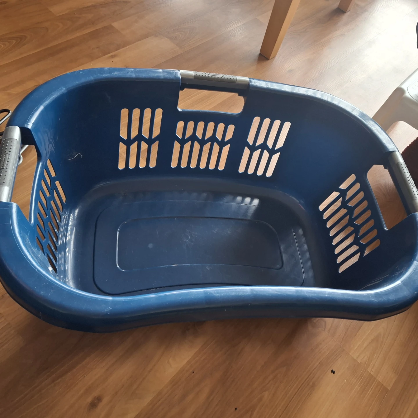 Blue laundry basket rubbermaid - photo 3