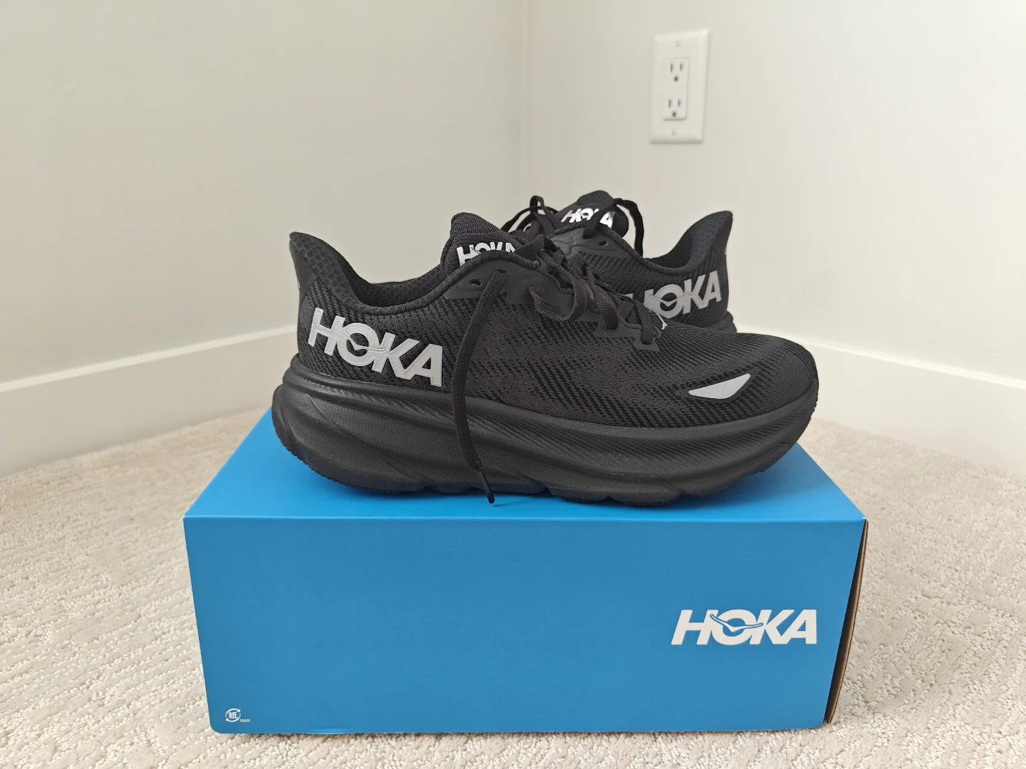 Hoka Clifton 9 GTX Running Shoes - sz 8