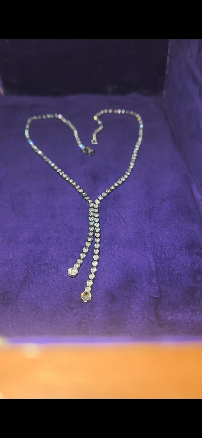 Pretty vintage necklace with crystal drops