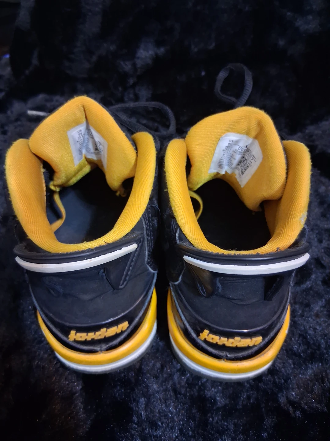 Jordan Black and Yellow Sneakers - photo 3