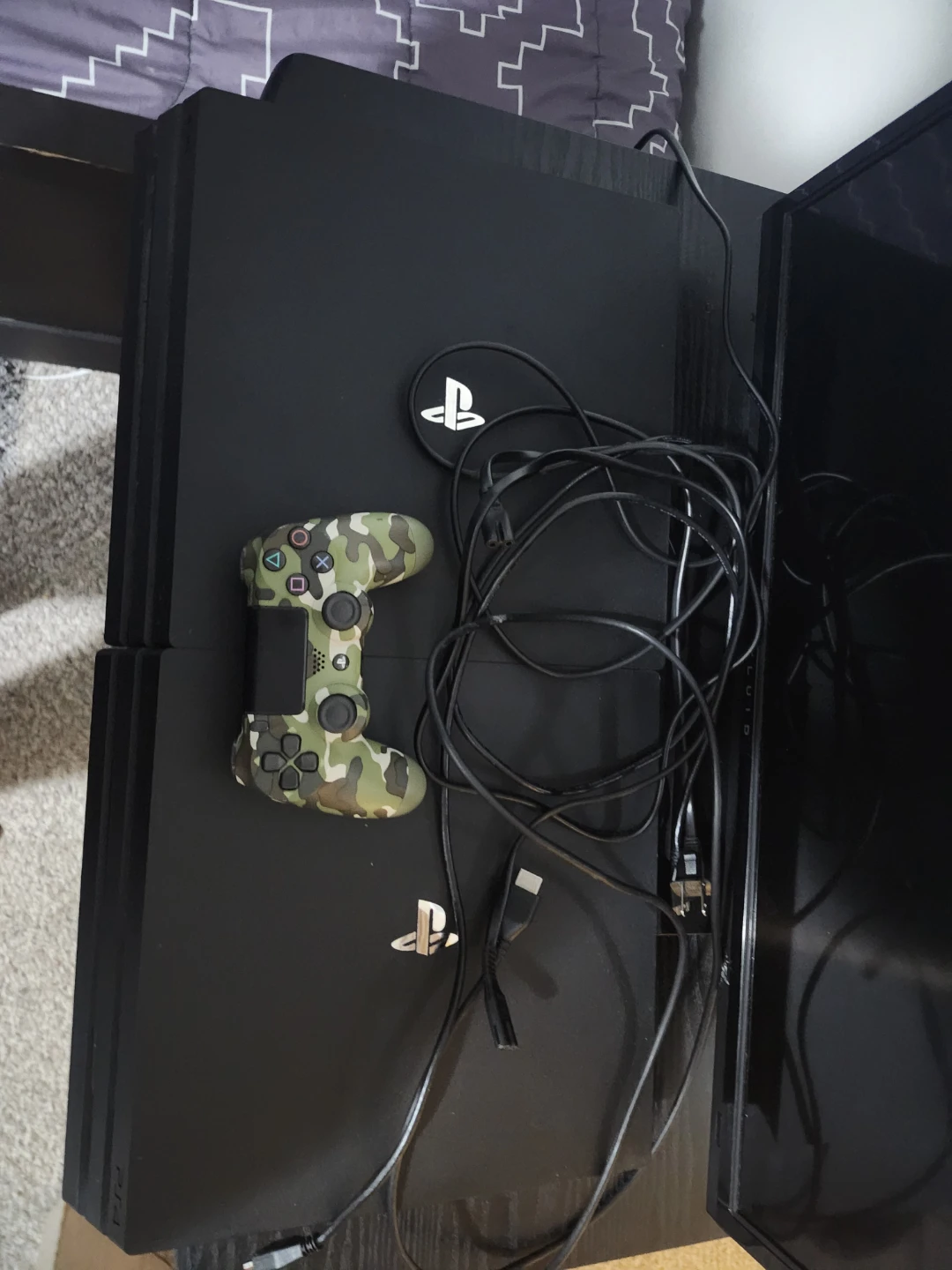 Fluid TV with 2 PlayStation 4 Pro Consoles & Controller - photo 2