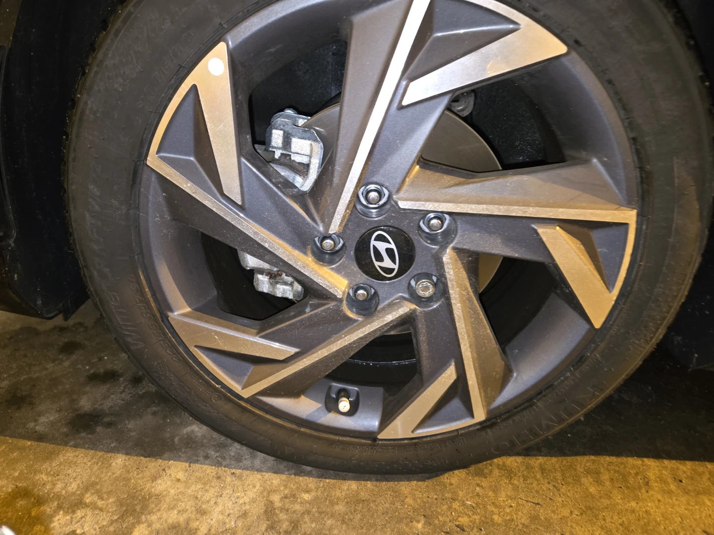 Kumho WinterCraft WP72 Tire Set - photo 4
