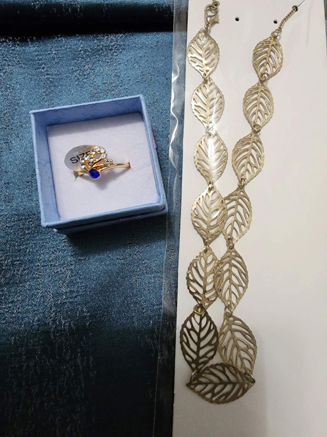 Daisy Beaded Bracelet and Leaf Necklace Set