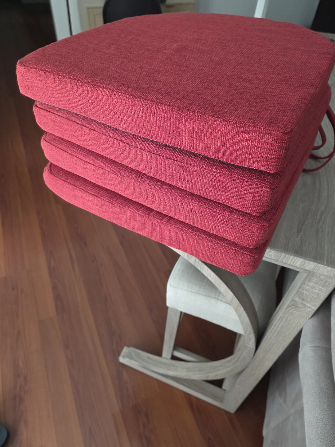 4 chair cushions - red