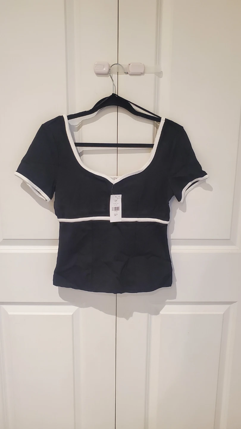 Black & White Trimmed Square Neck Top - Size Small