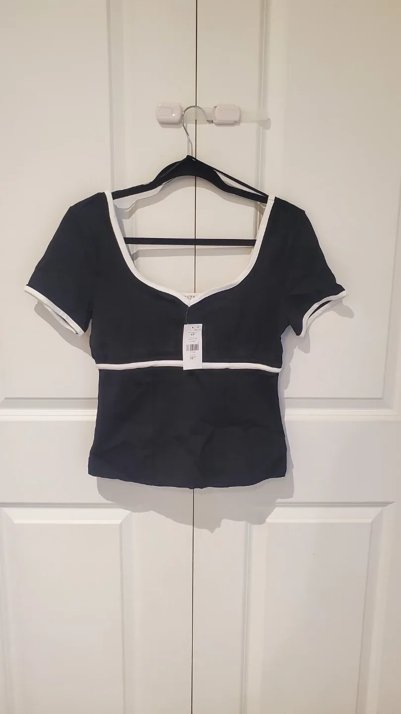 Black & White Trimmed Square Neck Top - Size Small