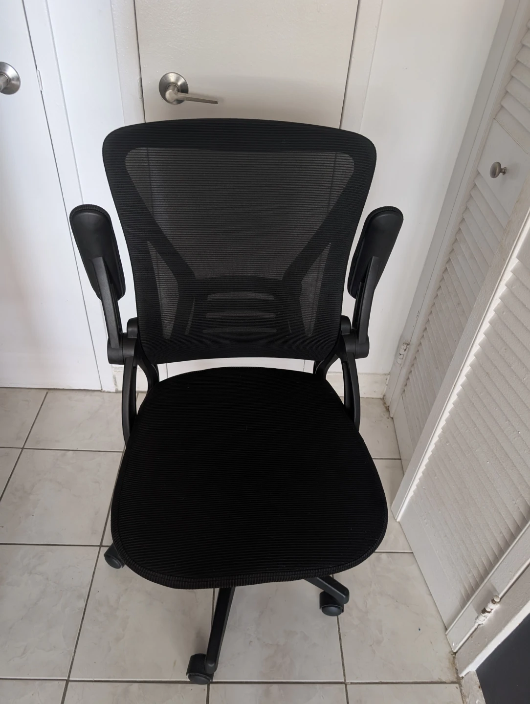 Black Mesh Office Chair - photo 3