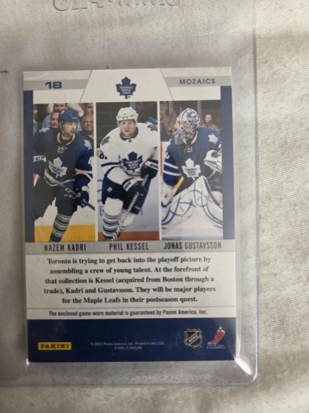 2011 Panini Toronto Maple Leafs Hockey Card - photo 2