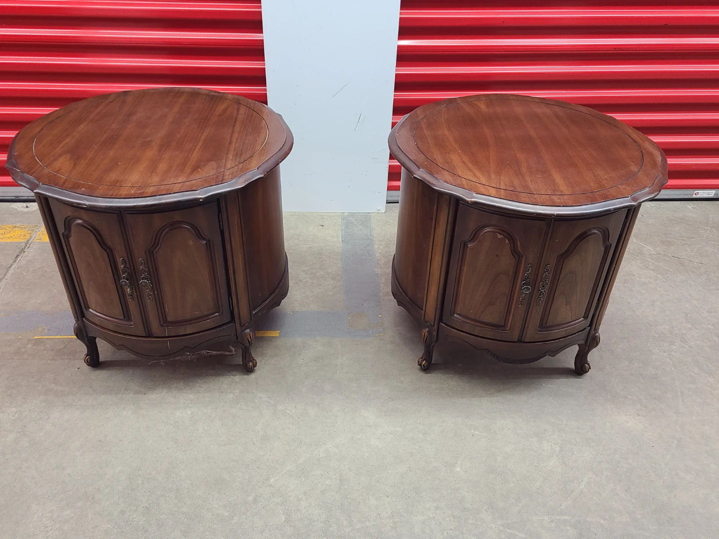 🇨🇦  Vintage Wooden End Tables - Set of 2 - photo 2
