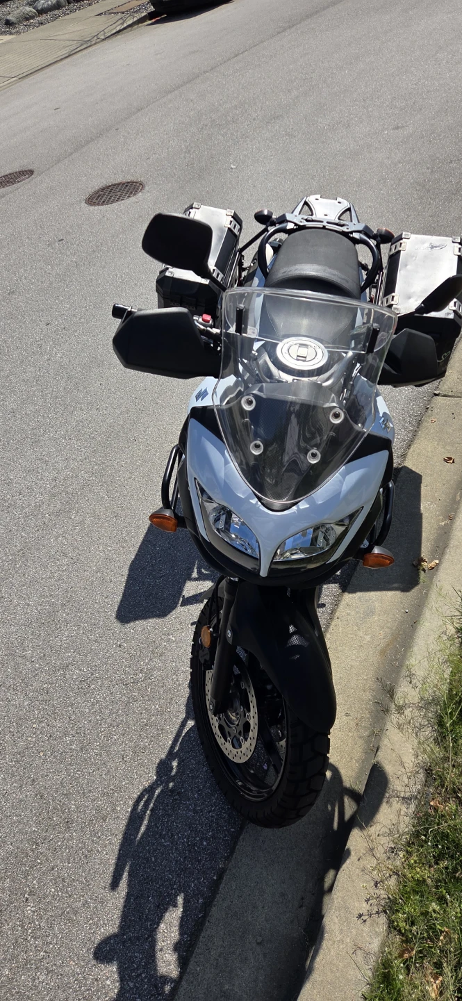 Suzuki V-Strom Motorcycle DL650 - photo 2