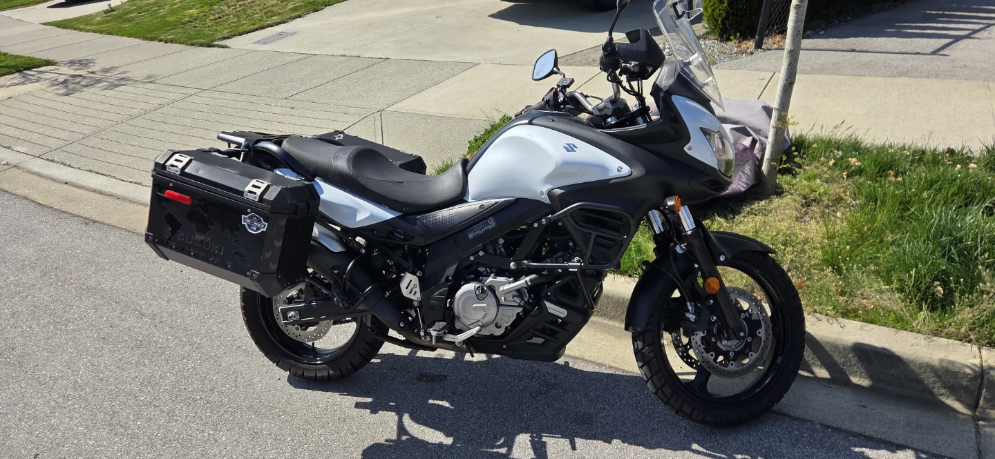 Suzuki V-Strom Motorcycle DL650 - photo 3