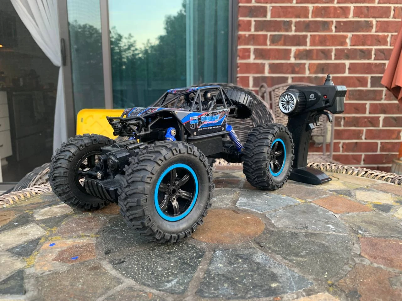 VEXCON Excavator and Remote Control Monster Truck - photo 3