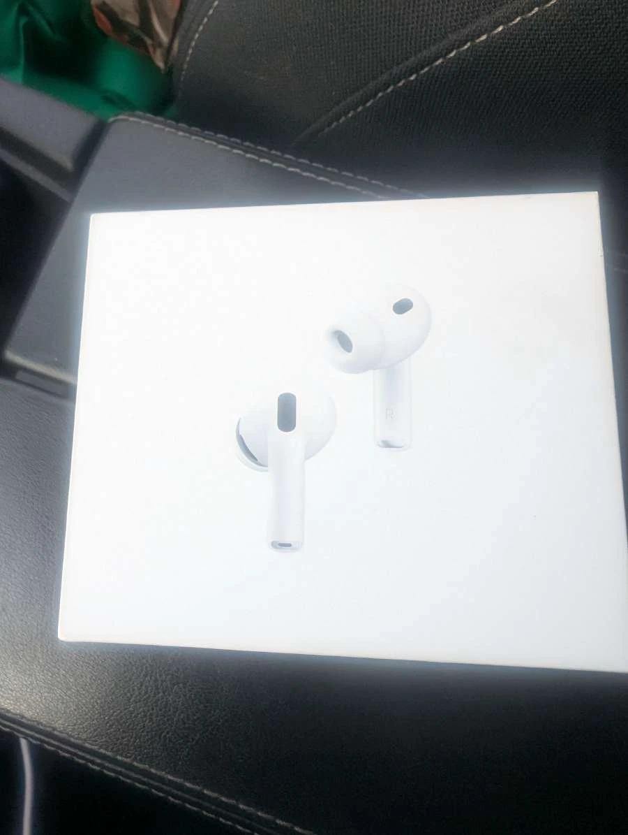 Apple AirPods Pro (3rd Gen) - photo 3