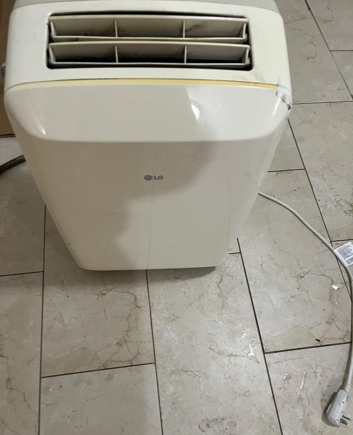 LG Portable Air Conditioner - photo 3