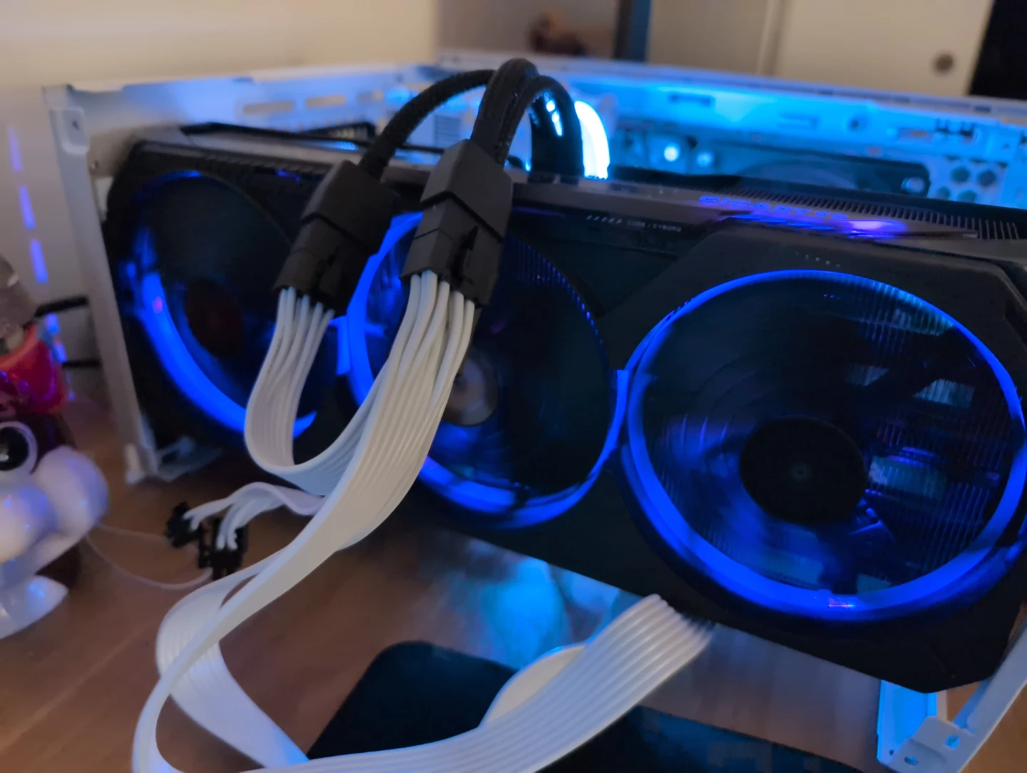 GIGABYTE GeForce RTX 5070 Ti OC - photo 4