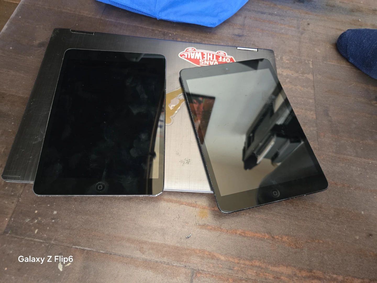 Apple iPads and Laptop Bundle - photo 2