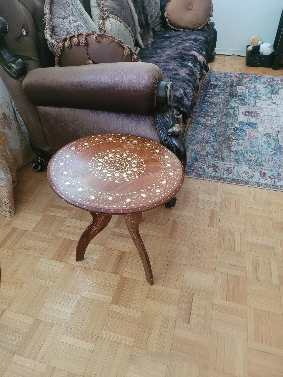 Wooden Accent antique sideTable with Inlay Design $20 - photo 3