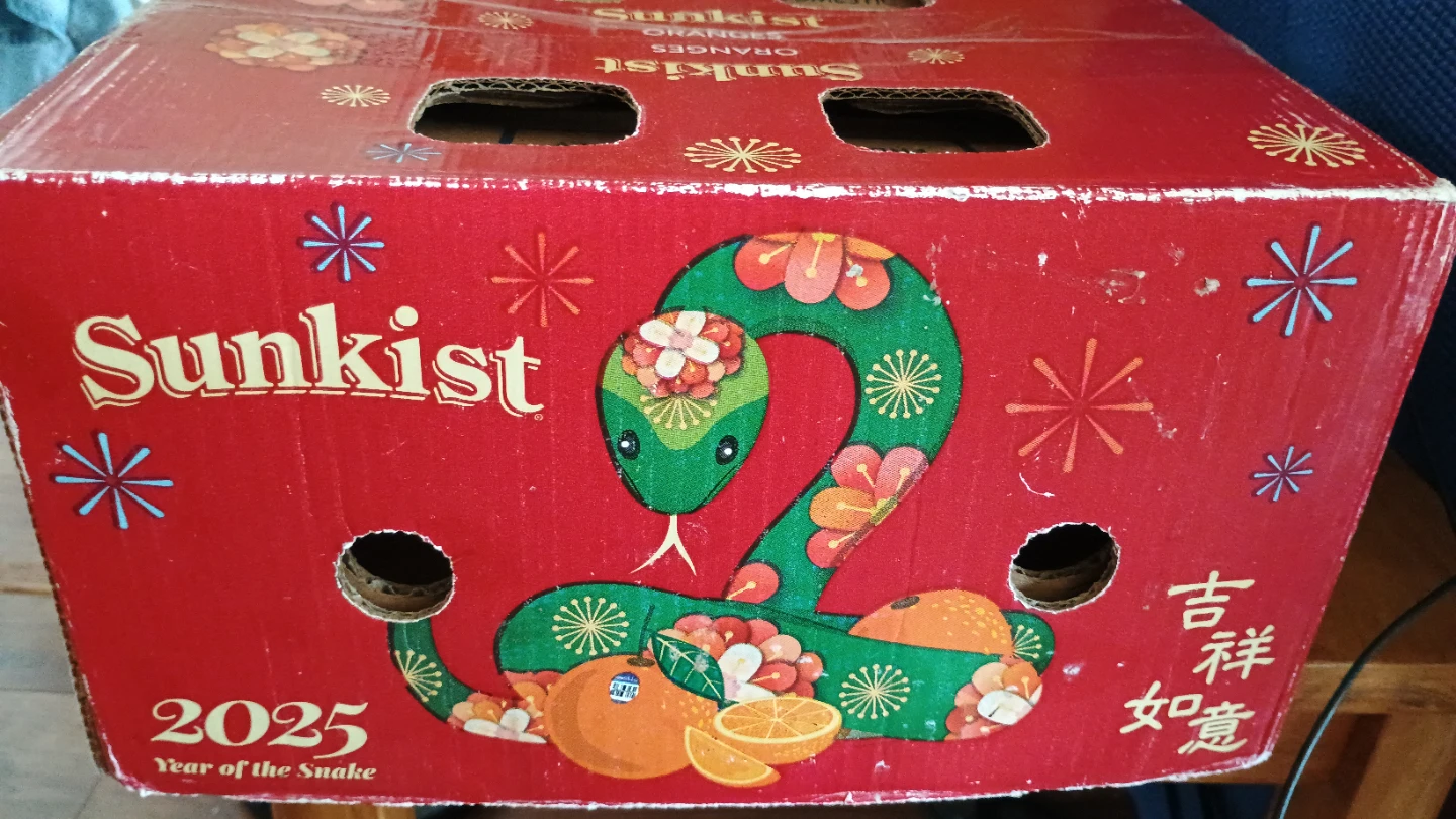 ⚽  Sunkist Oranges - Year of the Snake 2025 Box