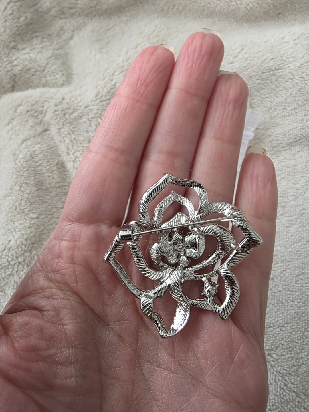 Rhinestone Rose Brooch with Organza Pouch - photo 3
